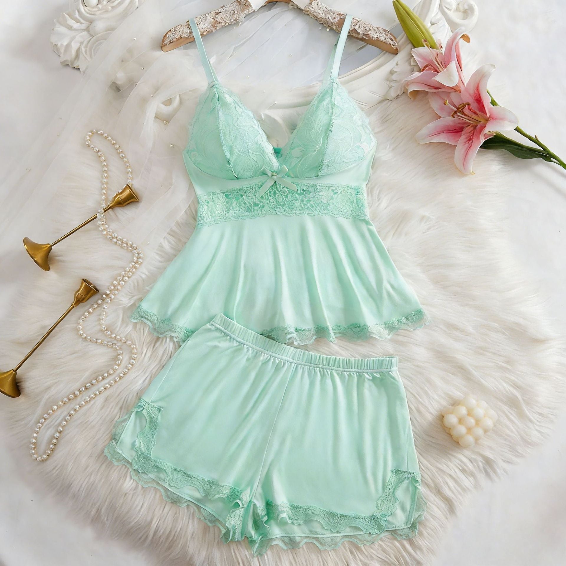 Women's Plain Lace Patchwork Bow Decor Cami Top & Shorts PJ Set, Adjustable Spaghetti Strap Camisole & Elastic Waist Shorts, Ladies Sleepwear for All Seasons