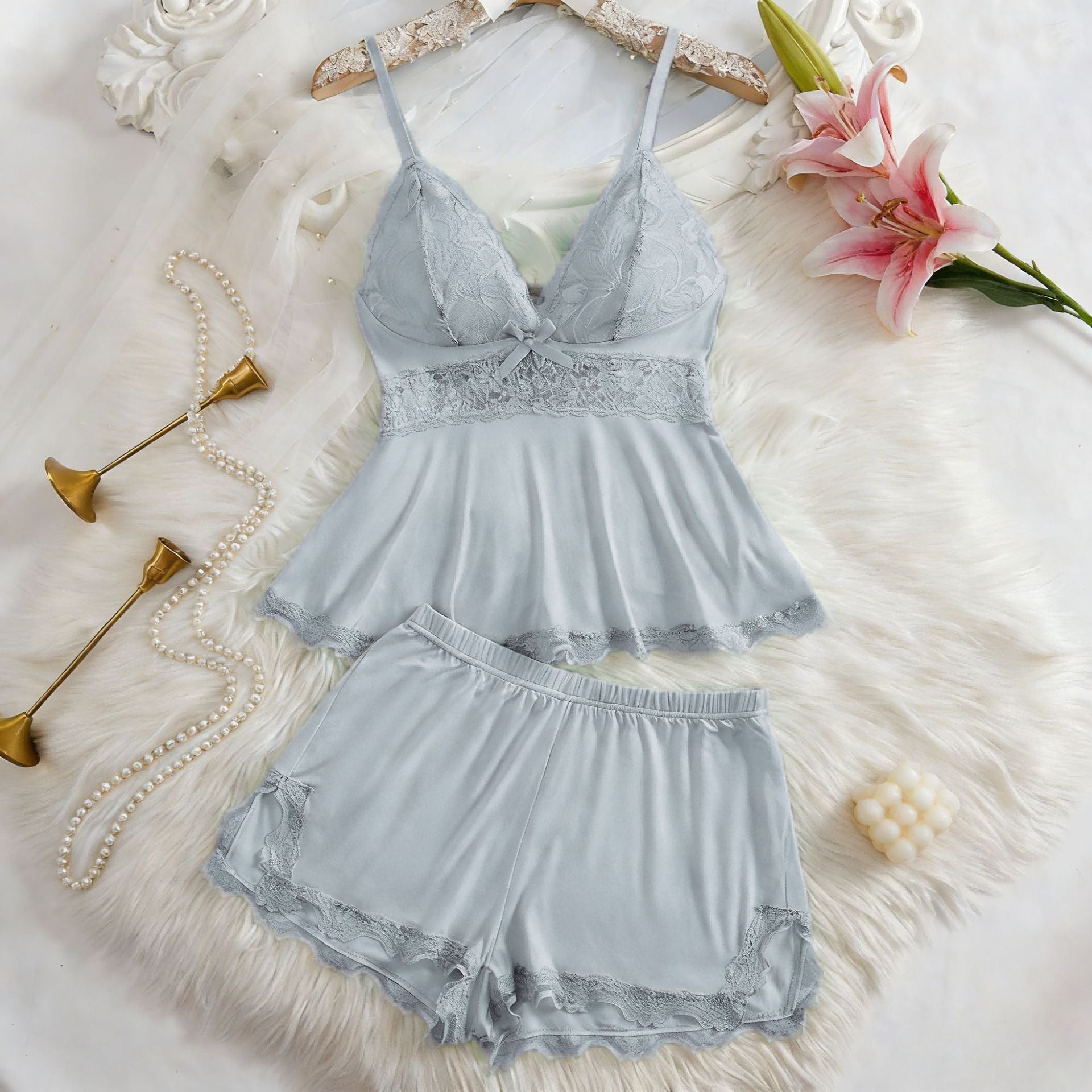 Women's Plain Lace Patchwork Bow Decor Cami Top & Shorts PJ Set, Adjustable Spaghetti Strap Camisole & Elastic Waist Shorts, Ladies Sleepwear for All Seasons
